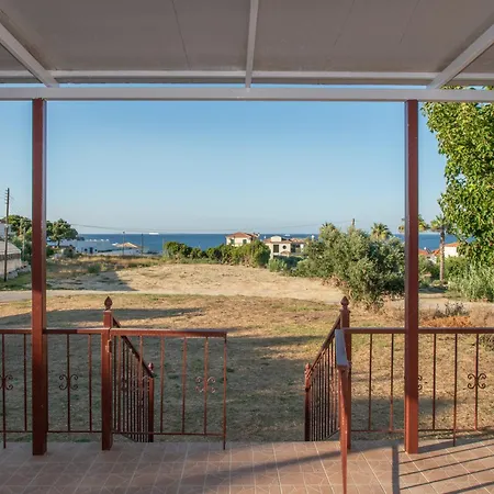 Shoreline Drive House By 