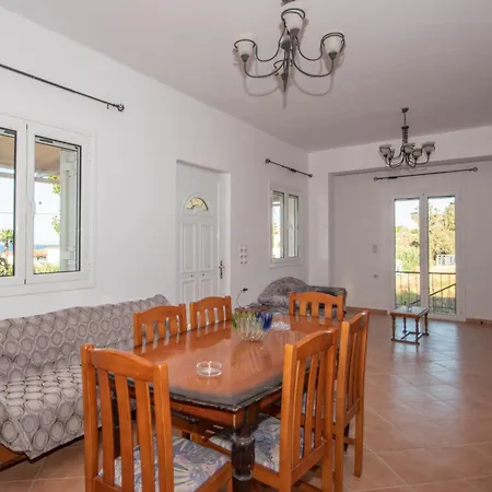 Shoreline Drive House By 