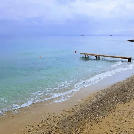 Villa Shoreline Drive House By 